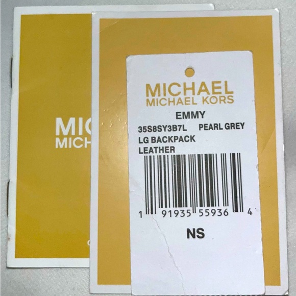 Michael Michael Kors Emmy LG Leather Backpack Pearl Gray with adjustable strap - Picture 2 of 10